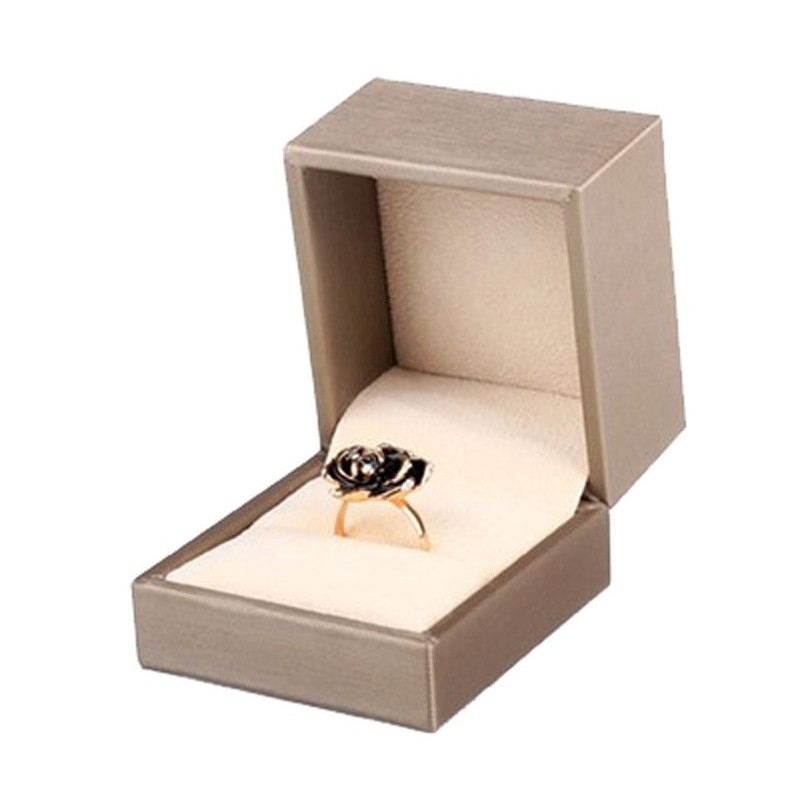 Eleganckie pudełko skórzane na pierścionek, kolczyki, szampańskie
