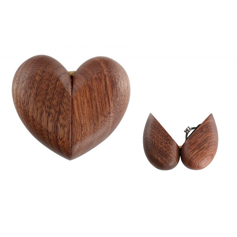 Eleganckie drewniane pudełko serce na pierścionek zaręczynowy