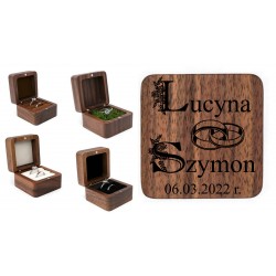 Kwadratowe eleganckie drewniane pudełko na obrączki - ślub + grawer
