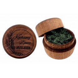 Okrągłe drewniane pudełko eko na pierścionek, obrączki, charmsy z mchem + grawer na prezent z dedykacją