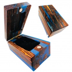 Ręcznie wykonane ekskluzywne duże pudełko na pierścionek zaręczynowy z drewna i niebieskiej żywicy + grawer, zaręczyny